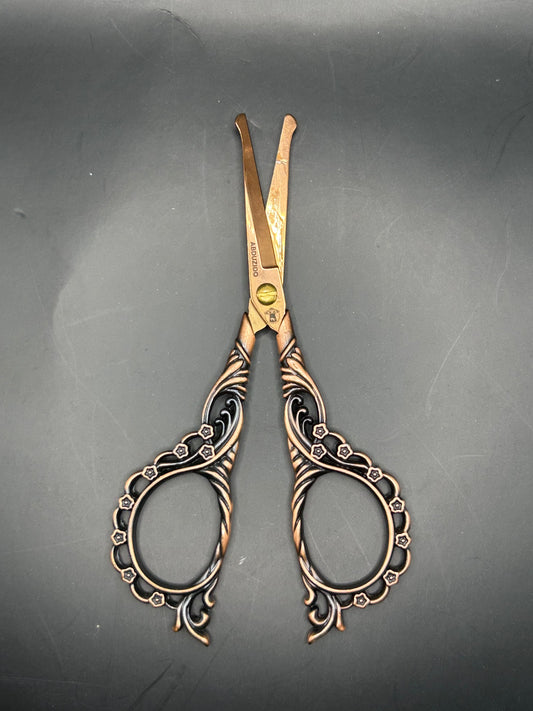 Tesoura Aleister